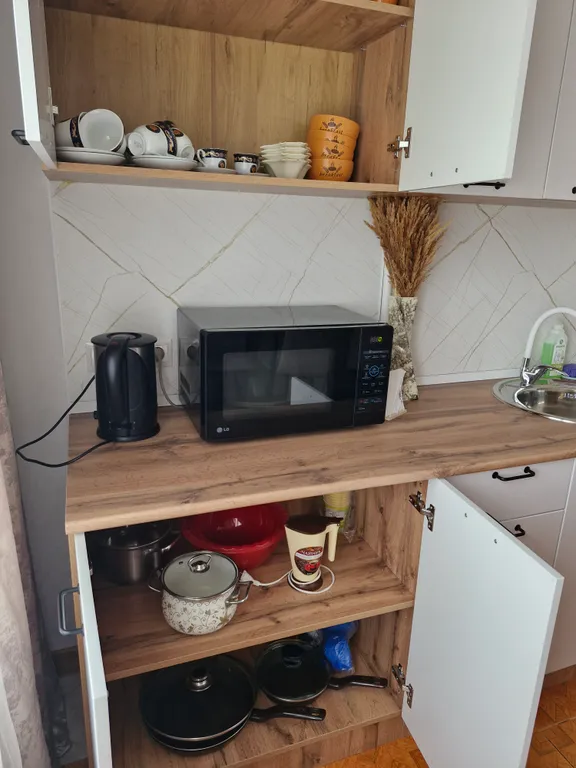 Квартира Трёхкомнатная квартира, удобное расположение! 3 отдельные комнаты. — Владикавказ