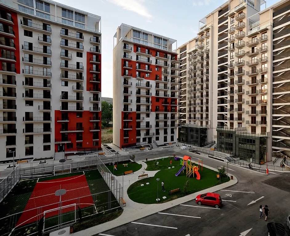 Квартира в семейном комплексе с детской площадкой во дворе