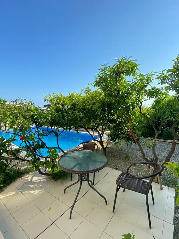 Квартира Квартира Апартамент с выходом в сад и к бассейну — Сириус