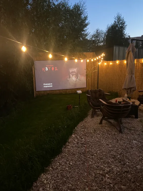 Домик у озера