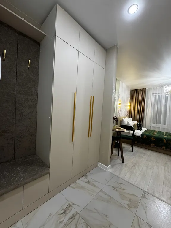 Дизайнерская студия в изумрудном цвете