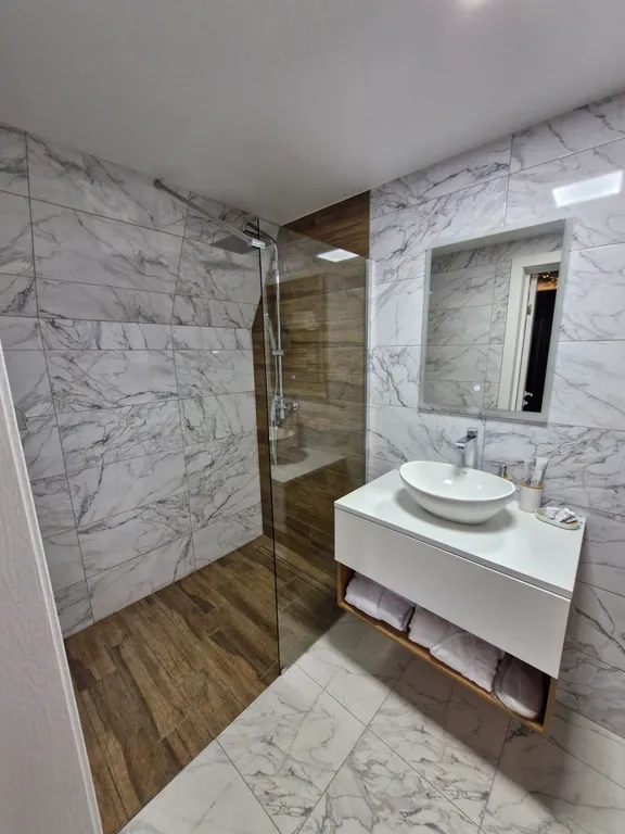 Домик с видом на лес