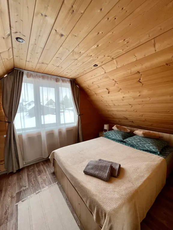 Семейный дом с баней у озера