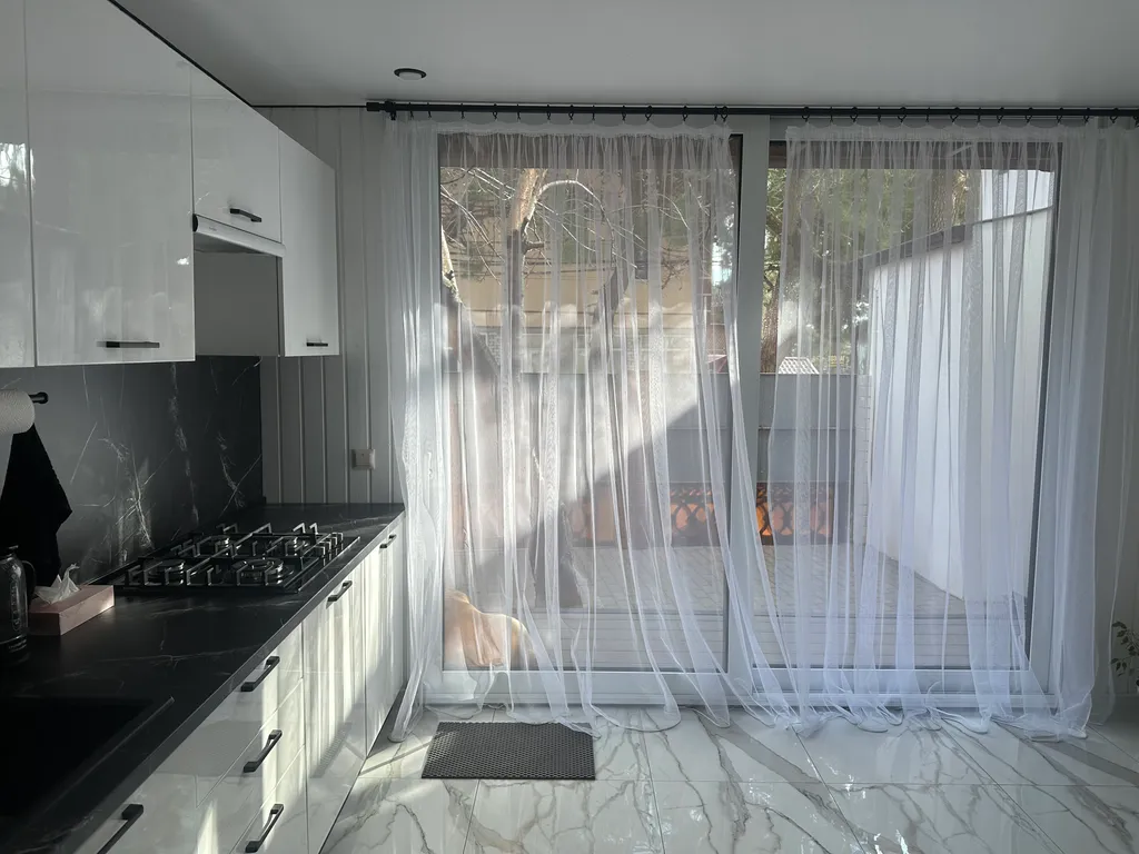 Коттедж Домик под черешней — Геленджик