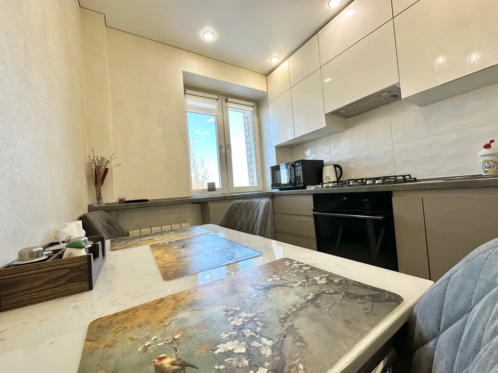 Просторная квартира у дворца спорта Юбилейный