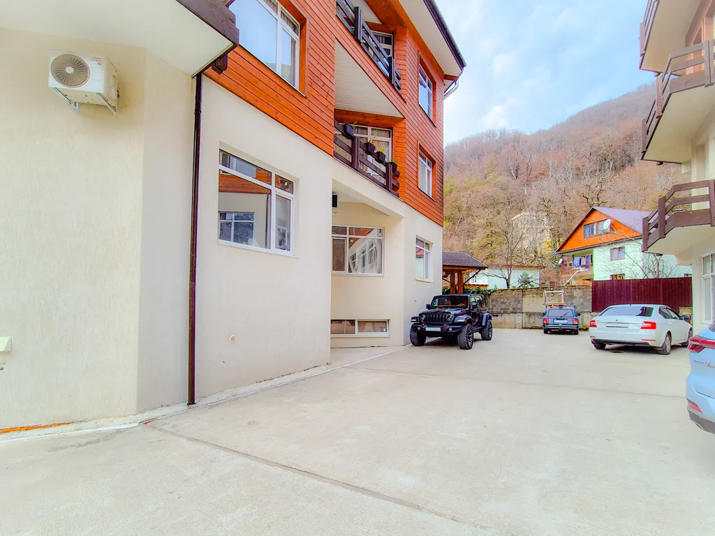 Просторная квартира с видом на горы