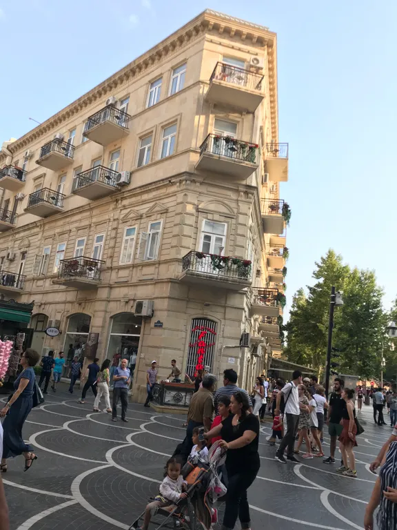 Площадь фонтанов - сердце центра Баку