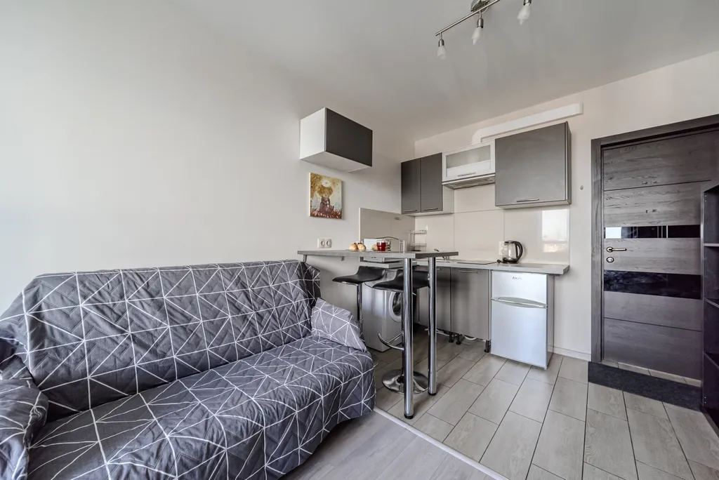 Небольшая студия у метро