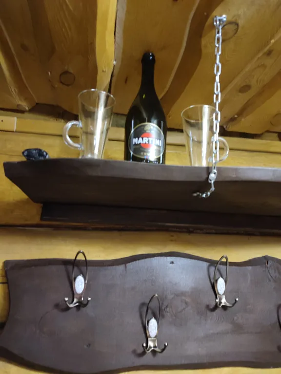 Бревенчатый 2-комнатный эко дом с большой верандой