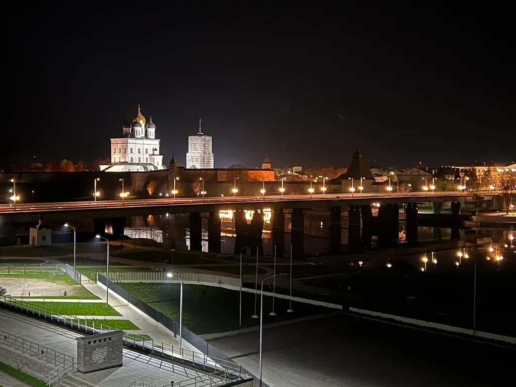 Уютная квартира в самом центре города в элитном доме Парус deluxe