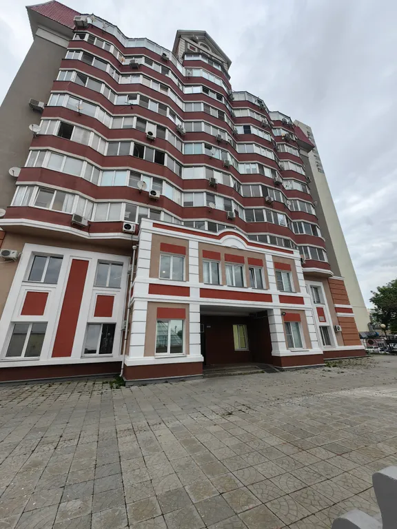 Просторная квартира у ЖД Вокзала, трёхкомнатная