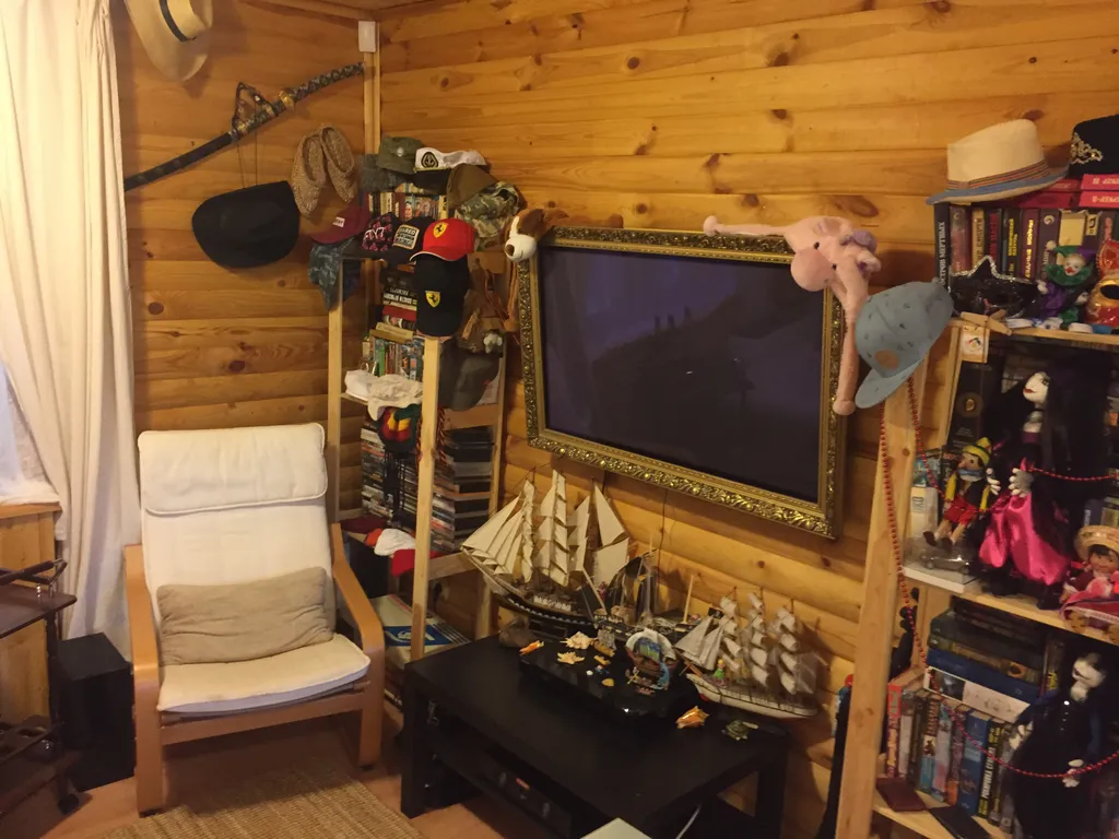 Домик в сосновом лесу