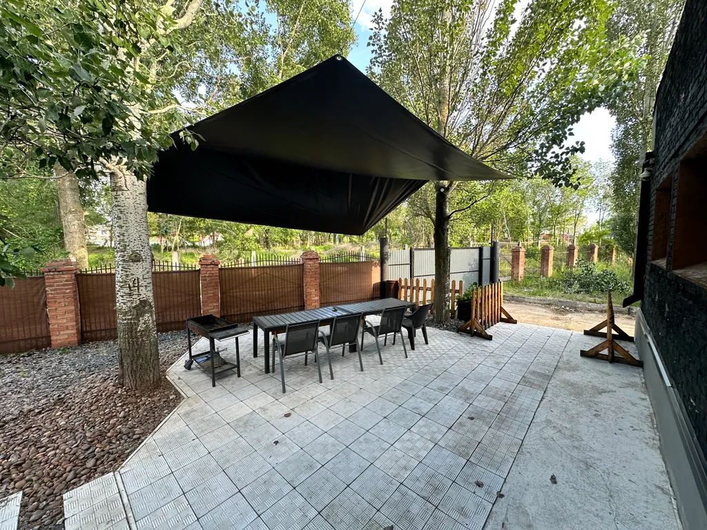 Таунхаус с кинотеатром в стиле лофт. 
3 минуты до Волги. Песчаный пляж