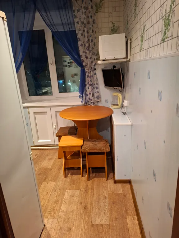 Уютная 2 к.к в центре рядом с магазином