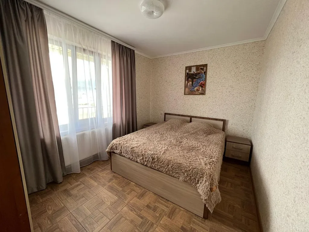 Уютный дом-этаж 5 комн.