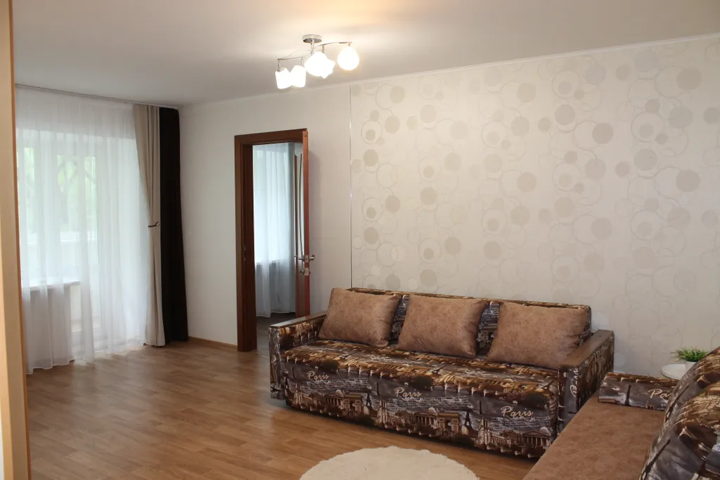 Чистая, уютная 2-комнатная квартира в районе центрального рынка