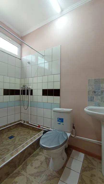 Домик на набережной