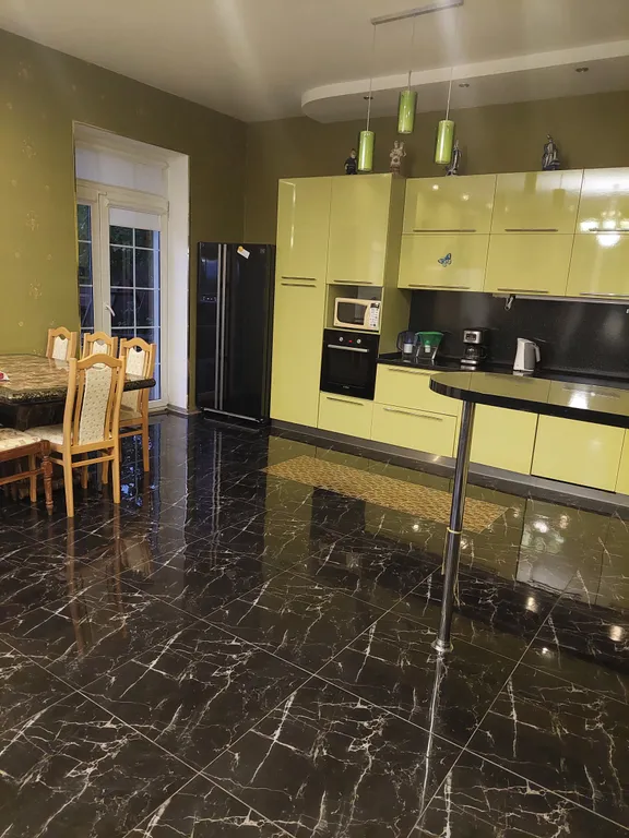 Дом на 10 человек.