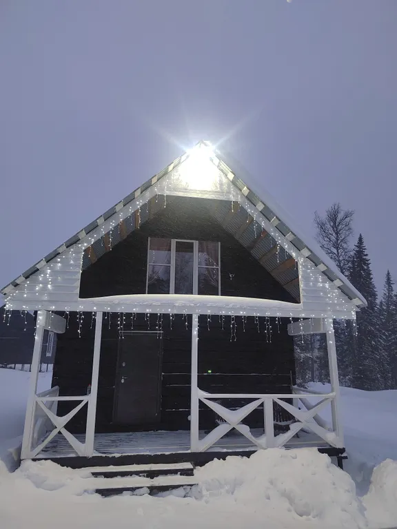 Коттедж Уютный, теплый дом с видом на горы в тихом, красивом месте — Шерегеш