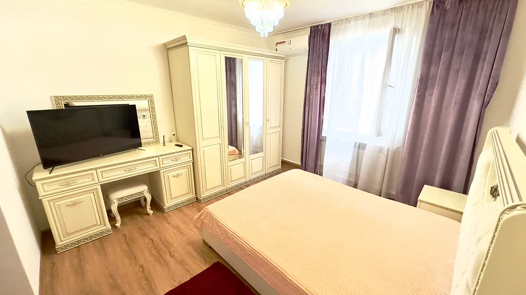 Второй этаж в доме в центре города, все в шаговой доступности