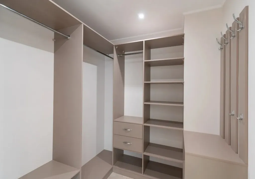 4-комнатная Квартира