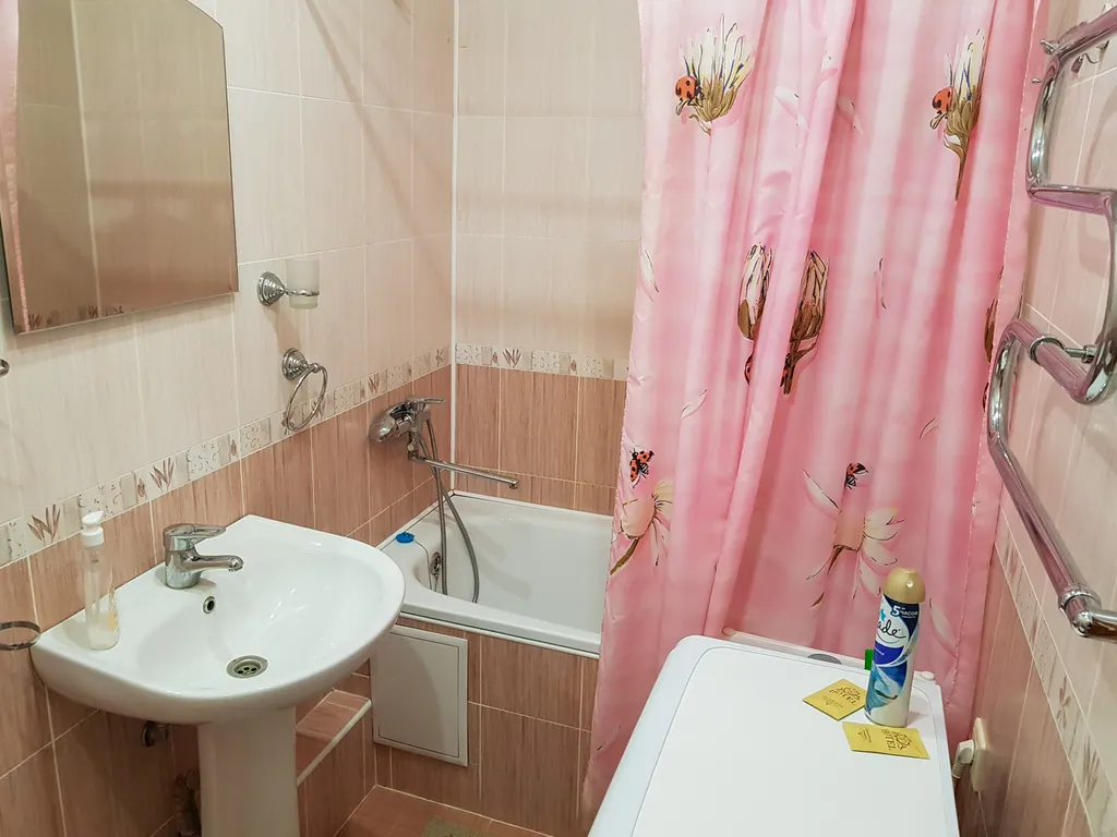 Уютная и солнечная однокомнатная квартира с красивым видом из окна