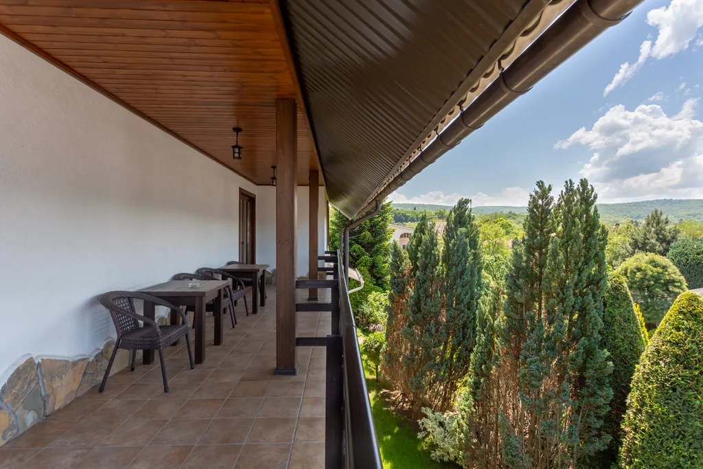 Дом с бассейном и баней для уединенного отдыха