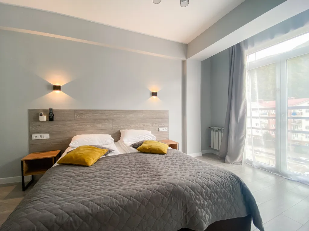 Просторная квартира с балконом вблизи подъемника