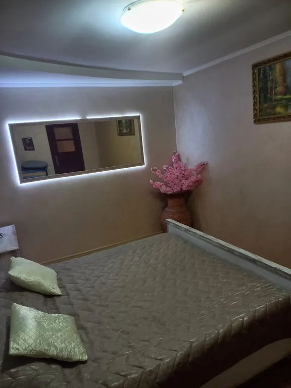 Уютный домик с баней, камином и террасой возле пруда