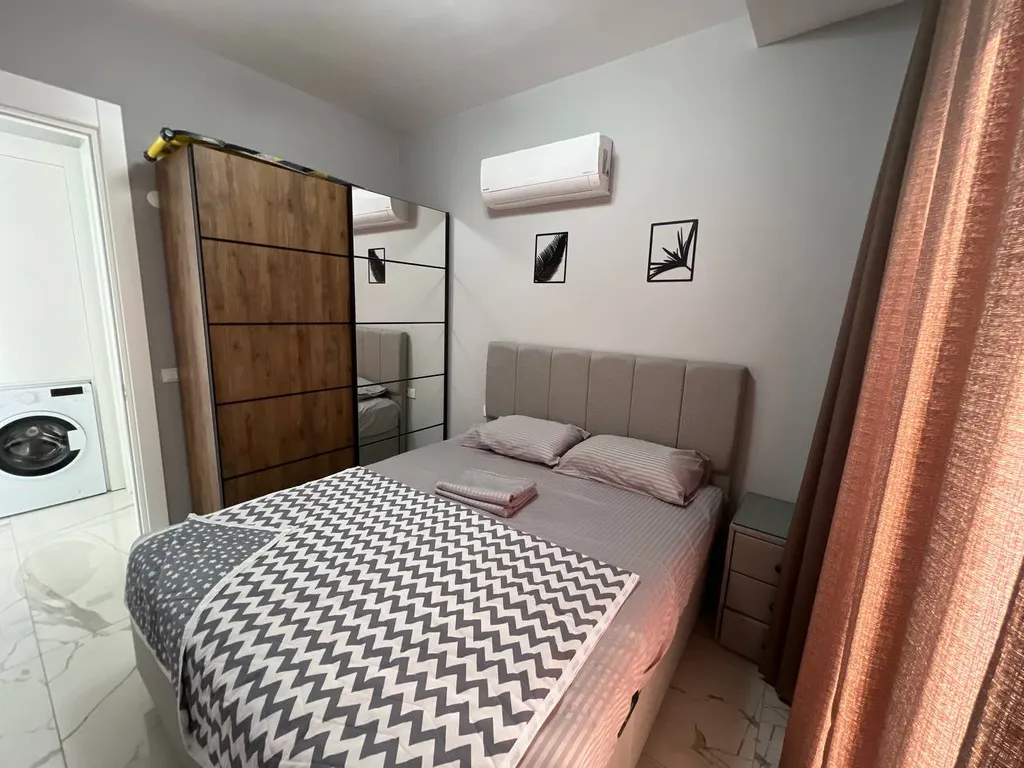 Апартаменты в центре с бассейном