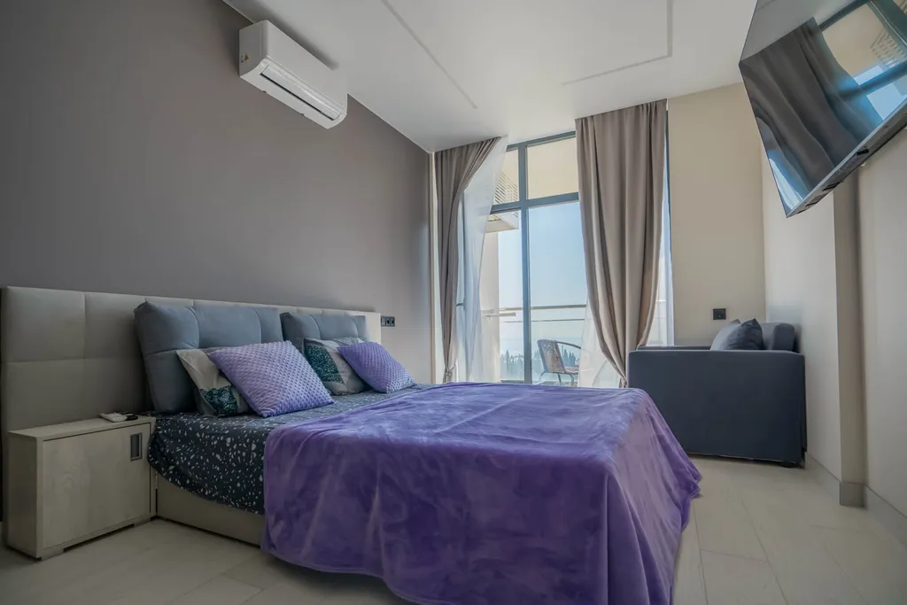 Квартира Дизайнерская студия Ls-hi-tech emotion с видом на море 2 этаж — аренда посуточно в Алушта