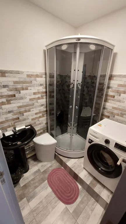 Трехкомнатная квартира класса люкс у автовокзала и ресторана