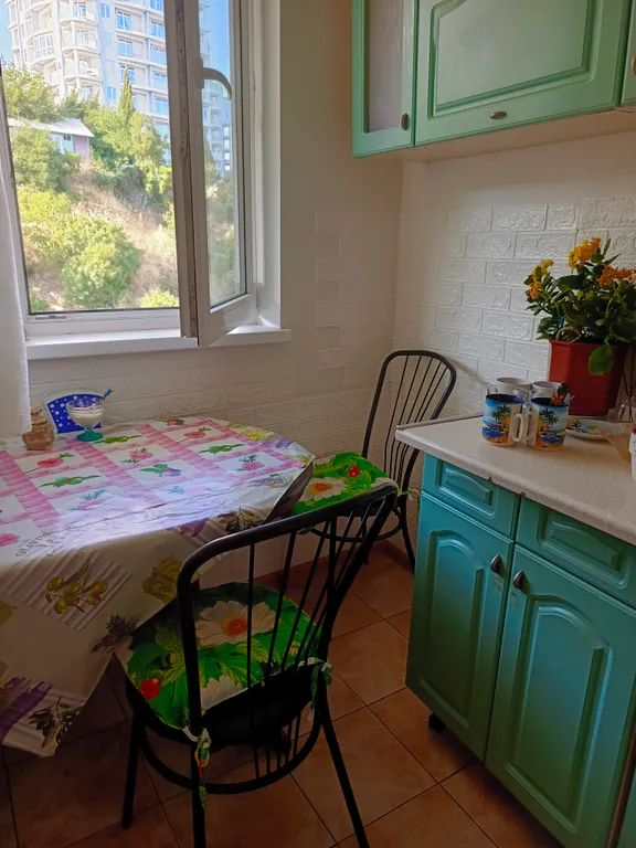 Комната в квартире с видом на море, кондиционер, дом новый