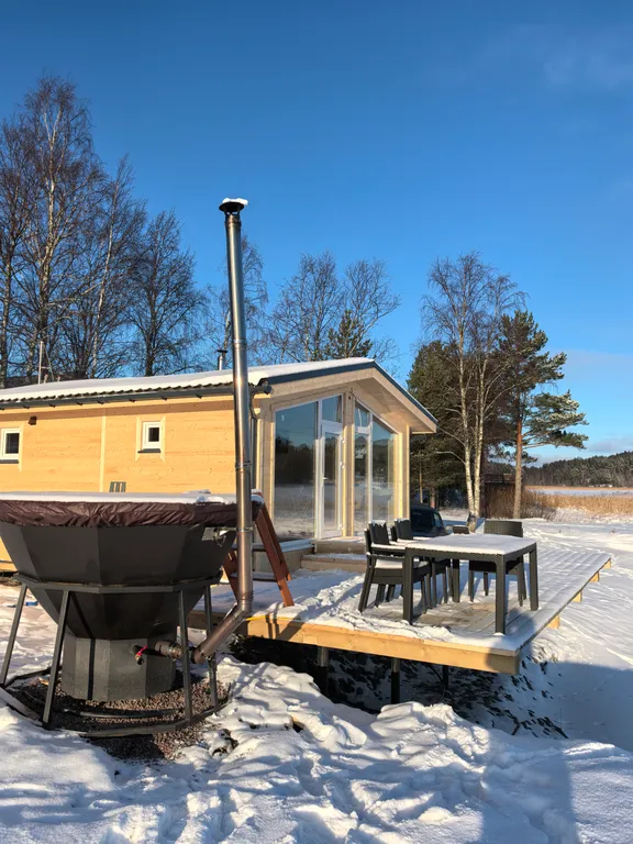Дом на берегу Ладоги с песчаным пляжем, баня с купелью