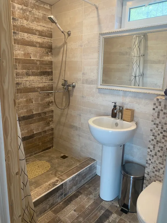 Дом на горе с видом на море