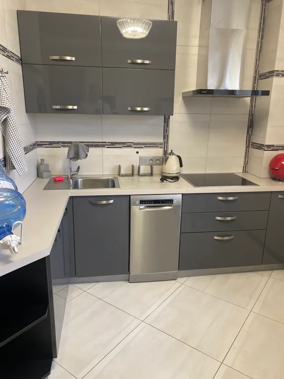 Прекрасная 2-комнатная квартира в хорошем доме и районе