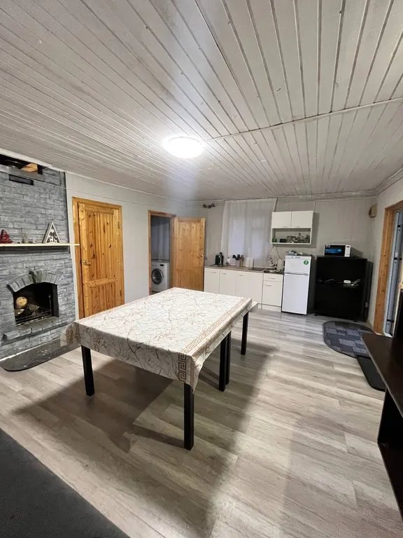 Уютный дом у озера