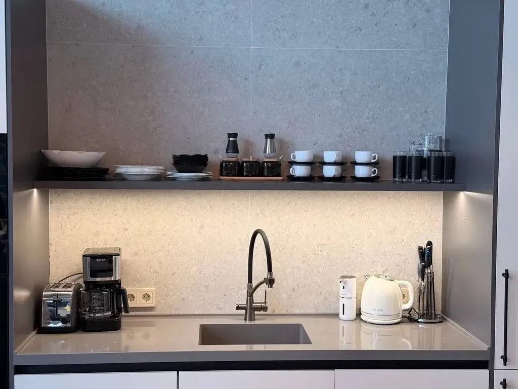 Премиальный дом с видом на лес и пруд в поселке года Ели estate