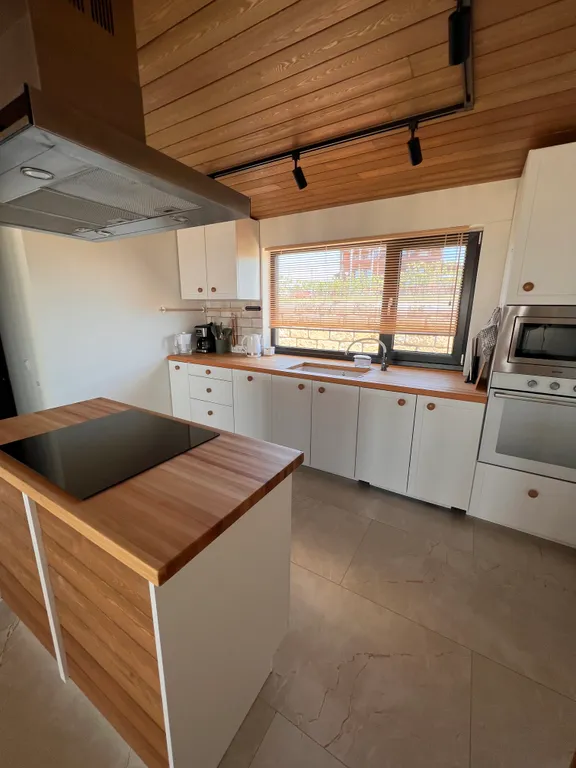 Вилла с видом на море