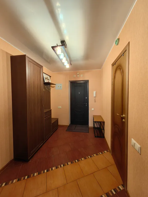 Просторная квартира у ЖД Вокзала, трёхкомнатная