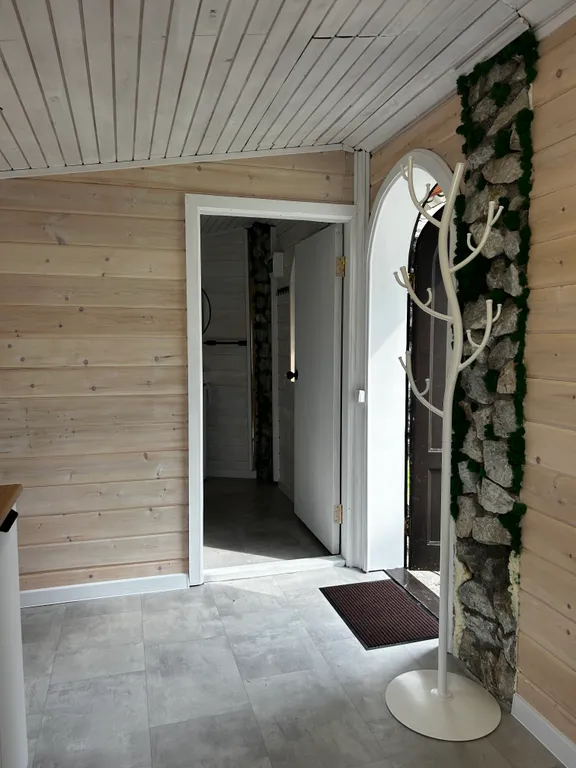 Дом возле аэропорта