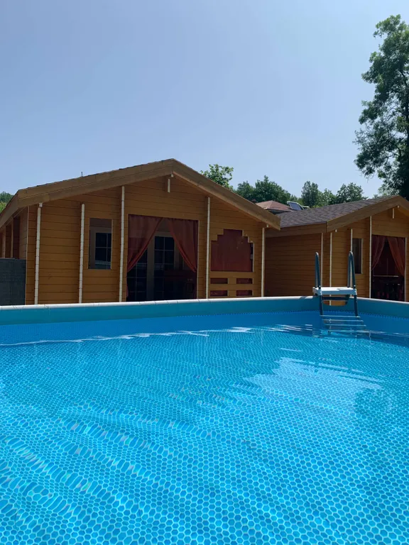 Дом с русской баней, банным чаном, бассейном