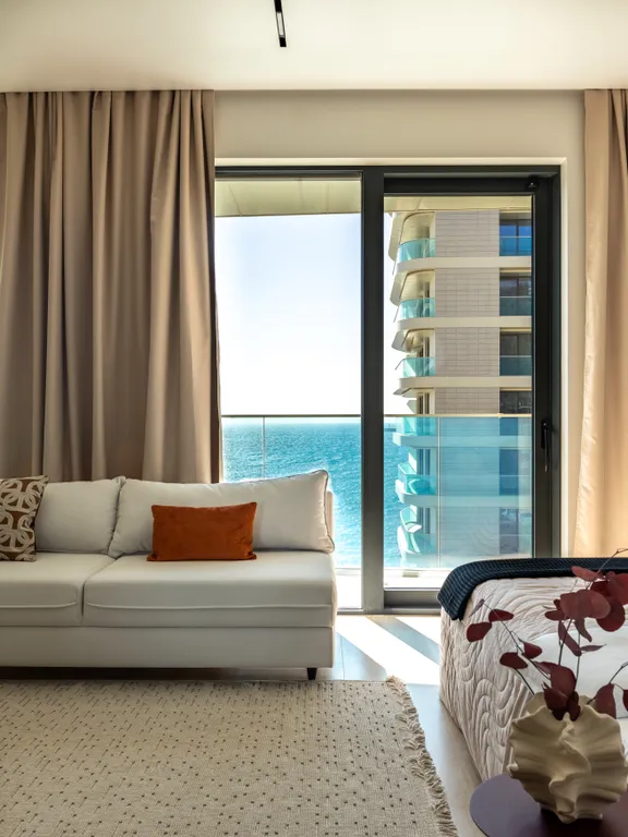 Апартаменты с балконом и видом на море