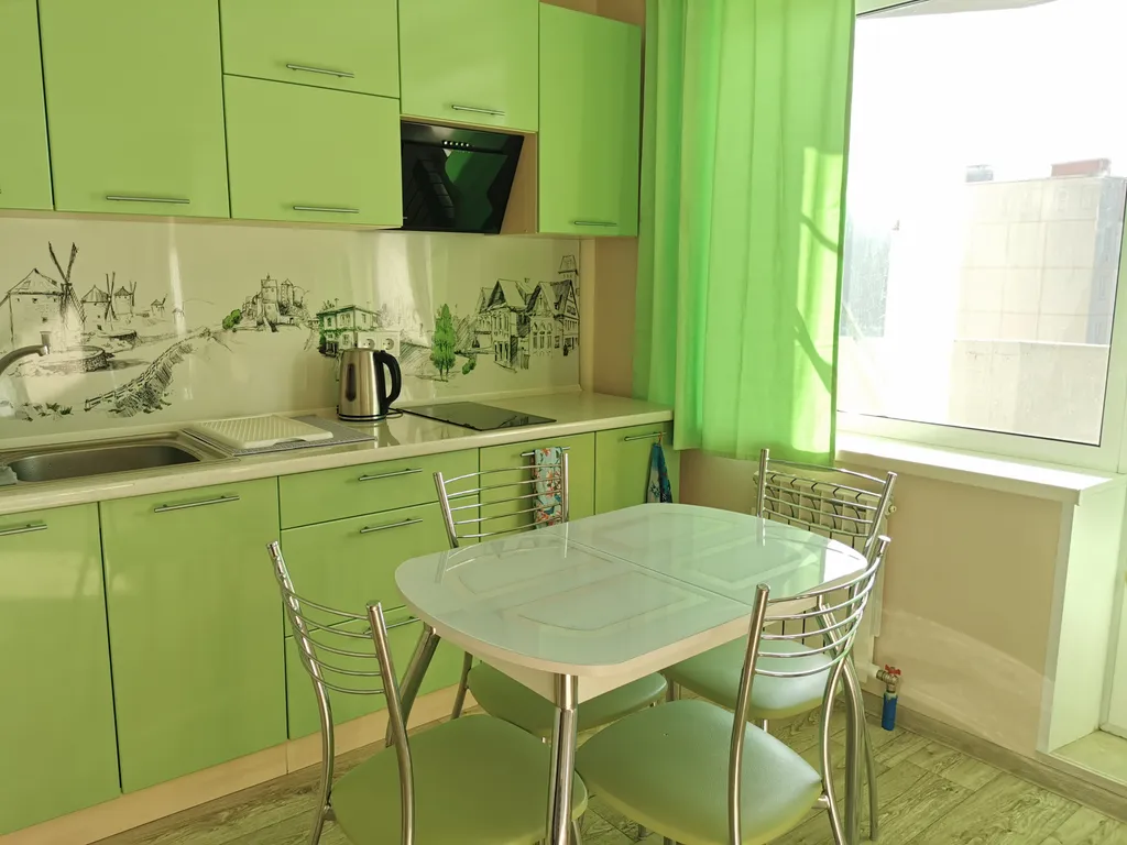 Новая светлая квартира с двумя балконами — аренда посуточно в Владивосток