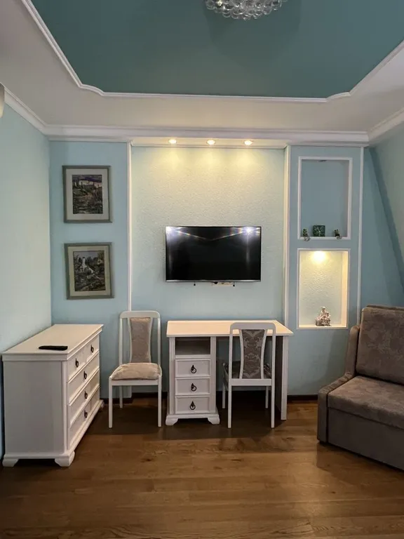 Таунхаус на береговой линии песчаного пляжа с бассейном