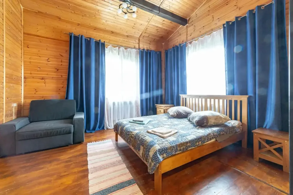 Комфортабельный коттедж с видом на озеро — аренда посуточно в Весьегонск