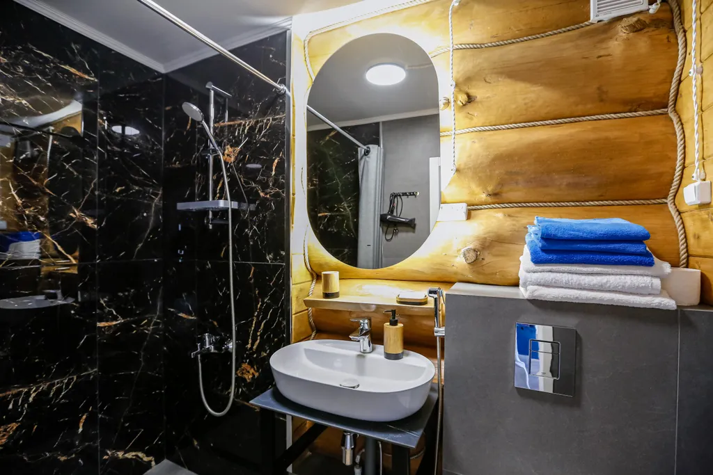 Лакшери изба