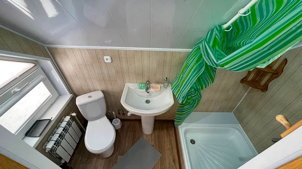 Трёхместный номер без окна