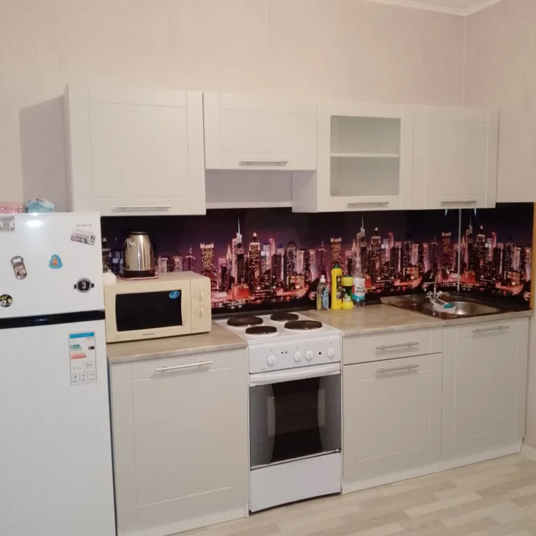 Уютная квартира в центре города с видом на аллею — аренда посуточно в Курск