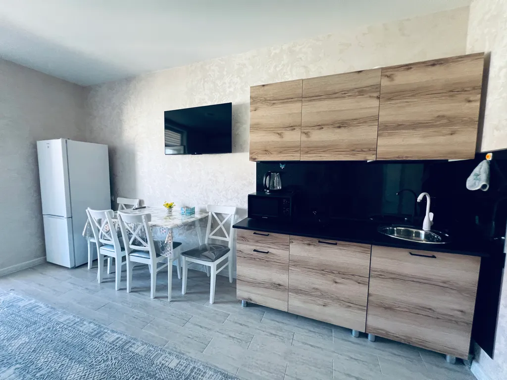 Студия на первой береговой линии